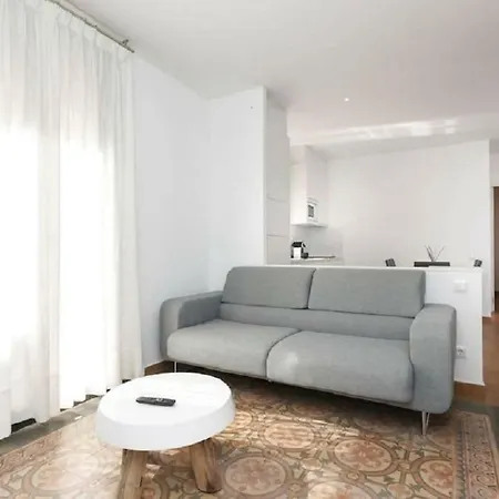 Homenfun Sants Station Apartment